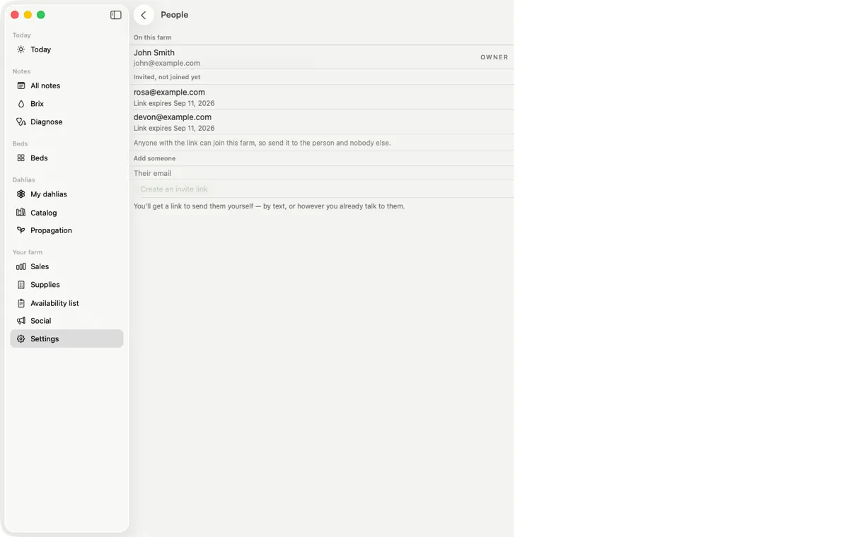 People on the farm — the owner, and invite links waiting to be accepted